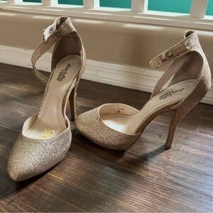 Charlotte Russe Sparkling Gold Heels size 6